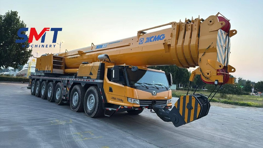 SMT 2009 xcmg 300A, with a counterweight of 98.2 tons